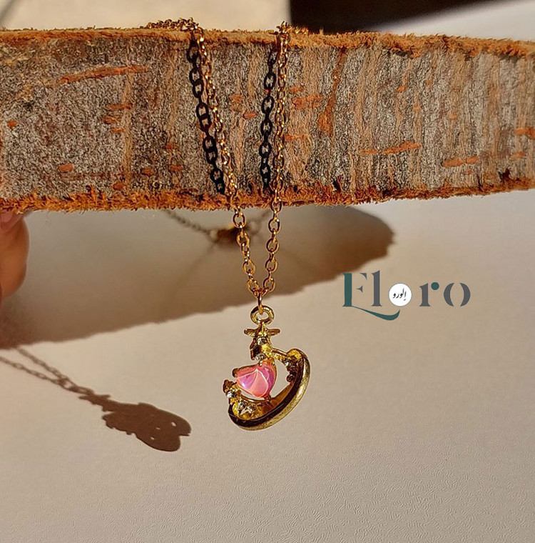 گردنبند دخترانه پینترستی ماه و قلب نگین دار