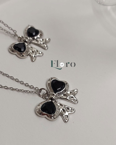 تصویر گردنبند دخترانه پاپیون ترند